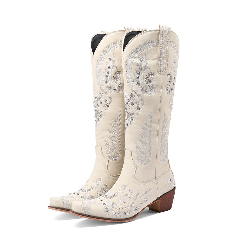 Haftowane buty dla kobiet – Stylowe i wszechstronne