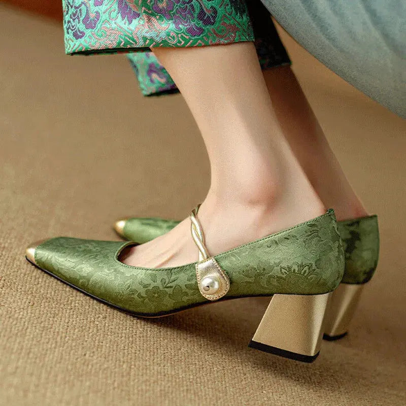 Kwadratowe Buty Wytłaczane dla Kobiet – Elegancki i Wyrafinowany Styl