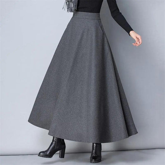 Rozkloszowana Czarna Spódnica Maxi dla Kobiet – Elegancka i Wygodna