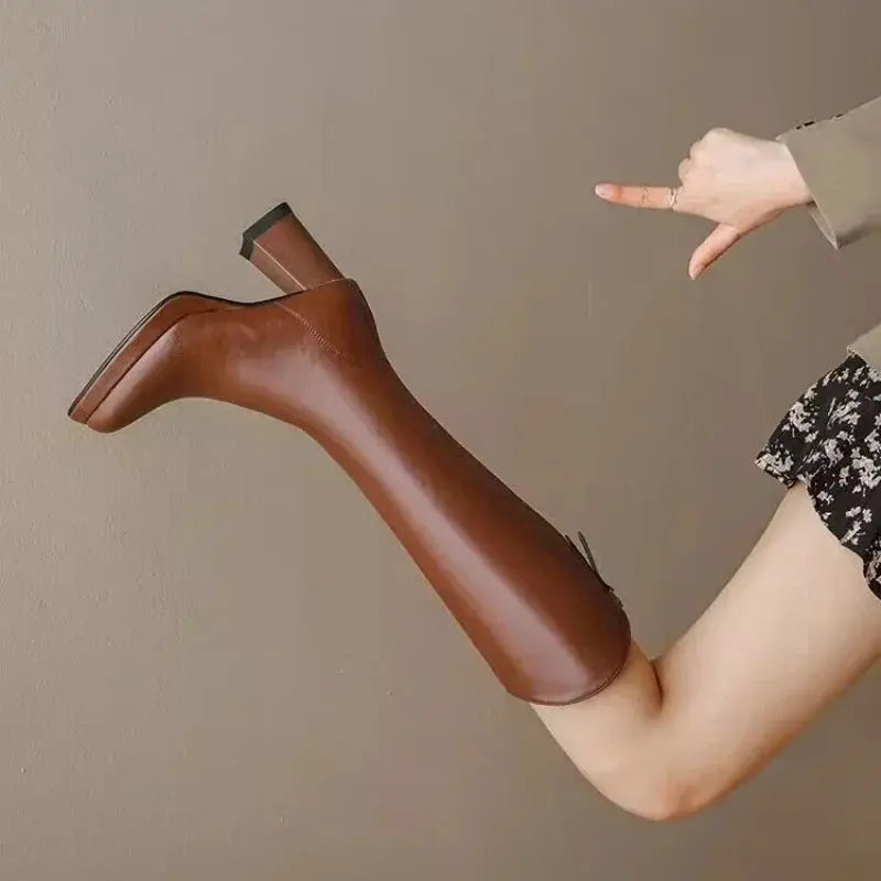 Wysokie Botki Damskie – Elegancki Design i Antypoślizgowa Podeszwa