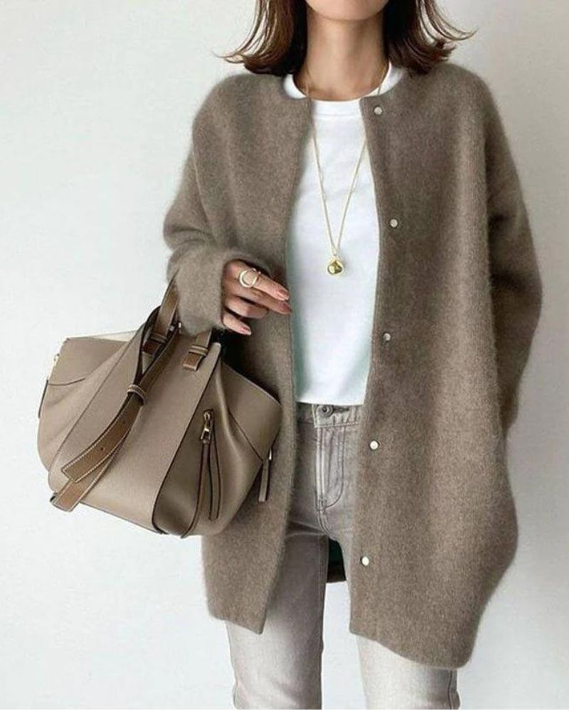 Elegancka Strickjacke dla Kobiet – Komfort i Styl na Każdą Okazję