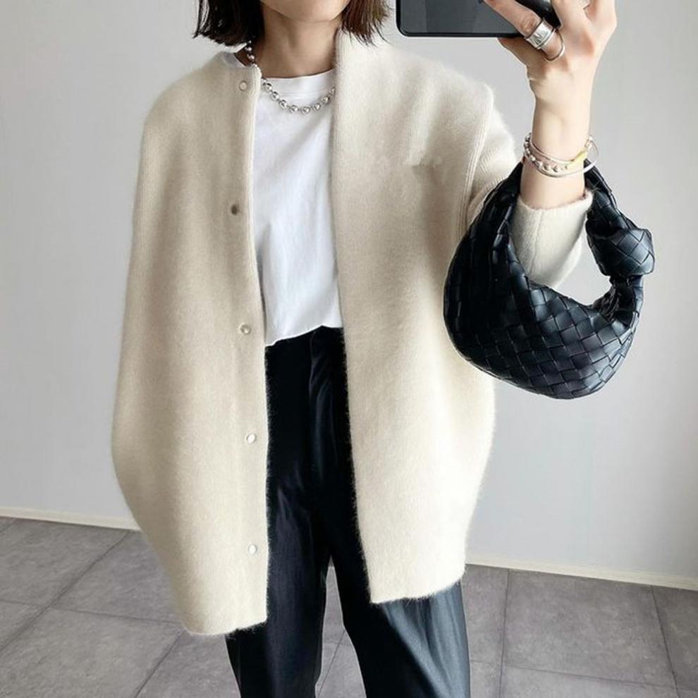 Elegancka Strickjacke dla Kobiet – Komfort i Styl na Każdą Okazję