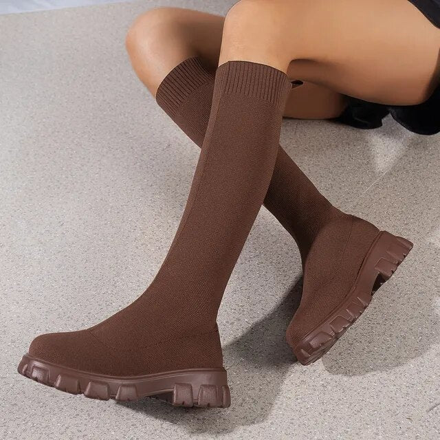 Eleganckie Zimowe Buty do Kolan dla Kobiet – Ciepłe i Stylowe