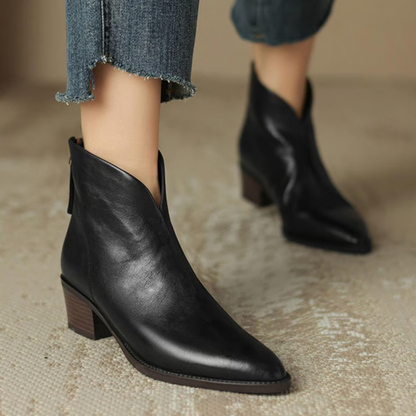 Eleganckie botki skórzane dla kobiet – Komfort i styl na każdą okazję
