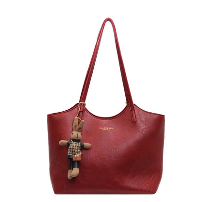 Emma Rustic Edge Tote – Przestronna Torebka Vintage z Ekologicznej Skóry z Ozdobnym Breloczkiem