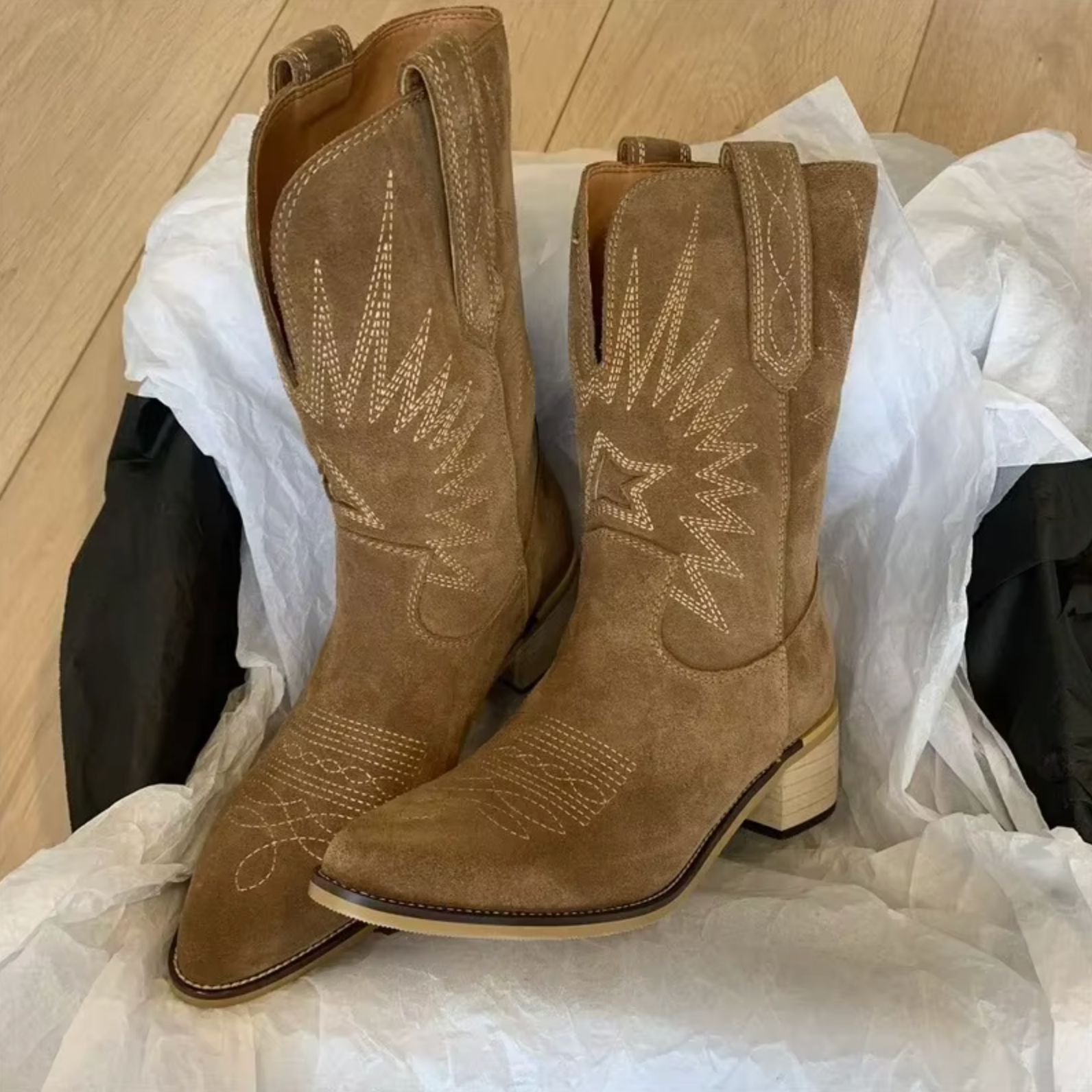 Haftowane buty vintage dla kobiet – Elegancki i stylowy akcent