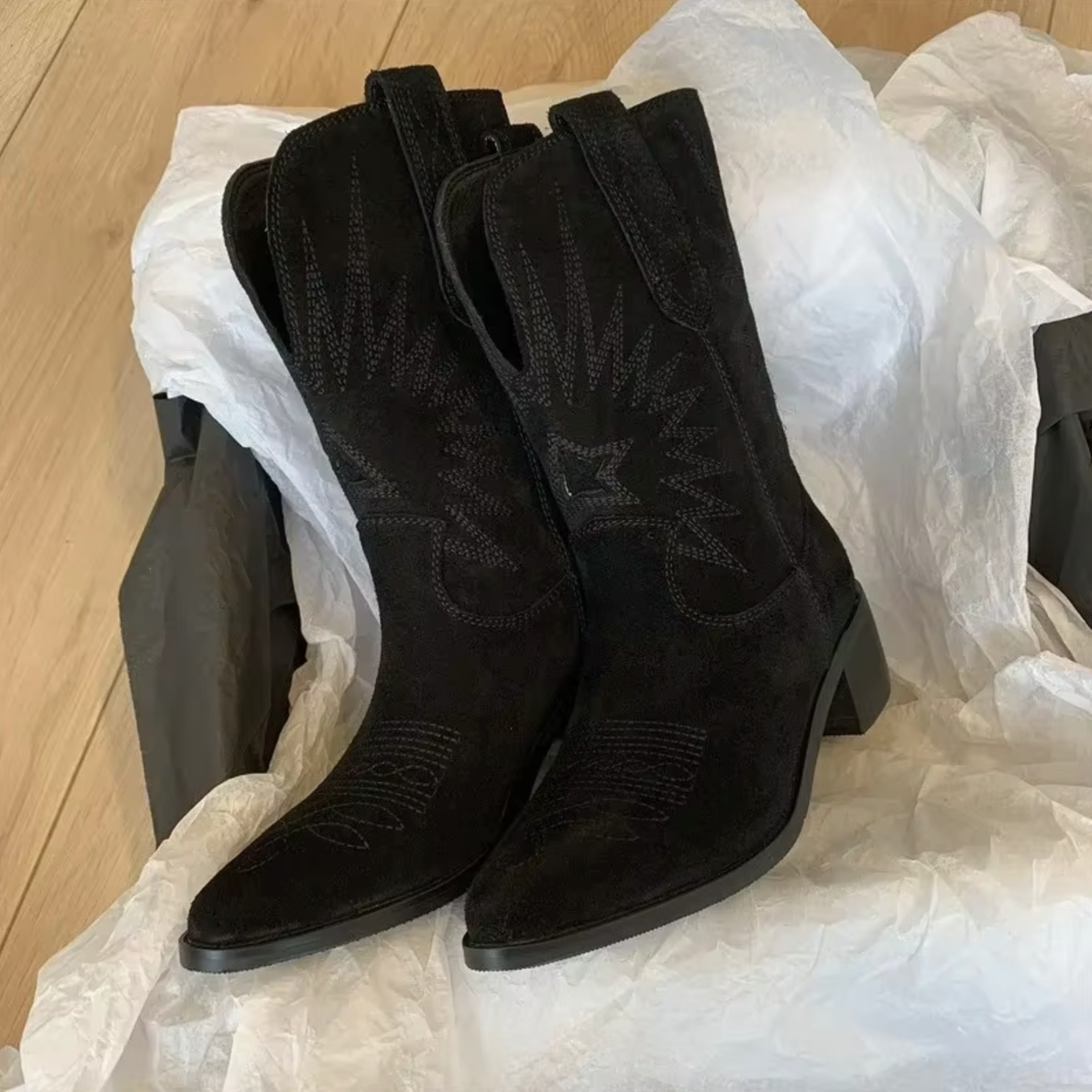 Haftowane buty vintage dla kobiet – Elegancki i stylowy akcent