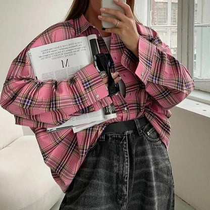 Luźna Koszula Damska w Różową Kratę – Stylowa i Wygodna na Co dzień