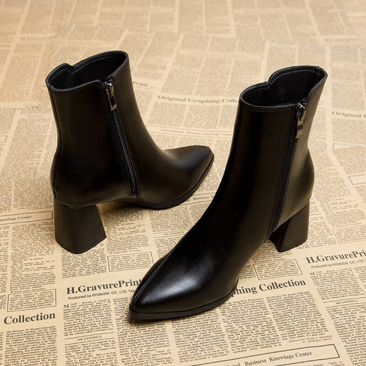 Slim Silhouette Ankle Boots for Women – Elegancki i Komfortowy Design