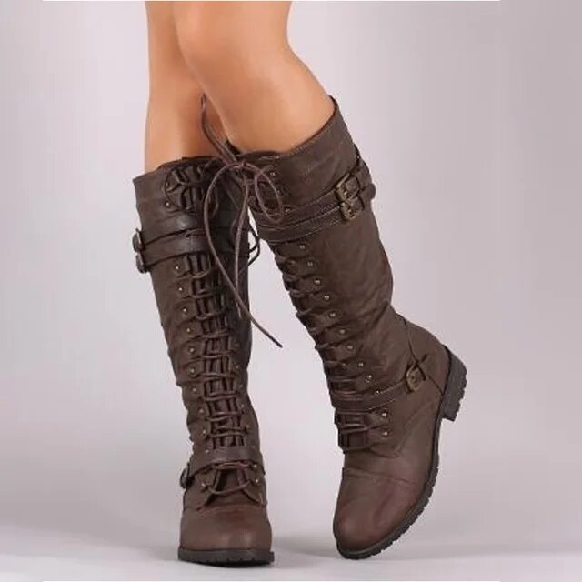 Stylowe buty z klamrą dla kobiet – Elegancki i odważny design