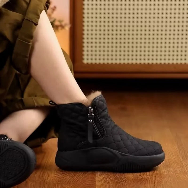 Stylowe krótkie buty z łańcuchem bocznym dla kobiet – Ciepłe i eleganckie