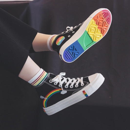 Wysokie Trampki – Klasyczny Design & Wygodna Podeszwa