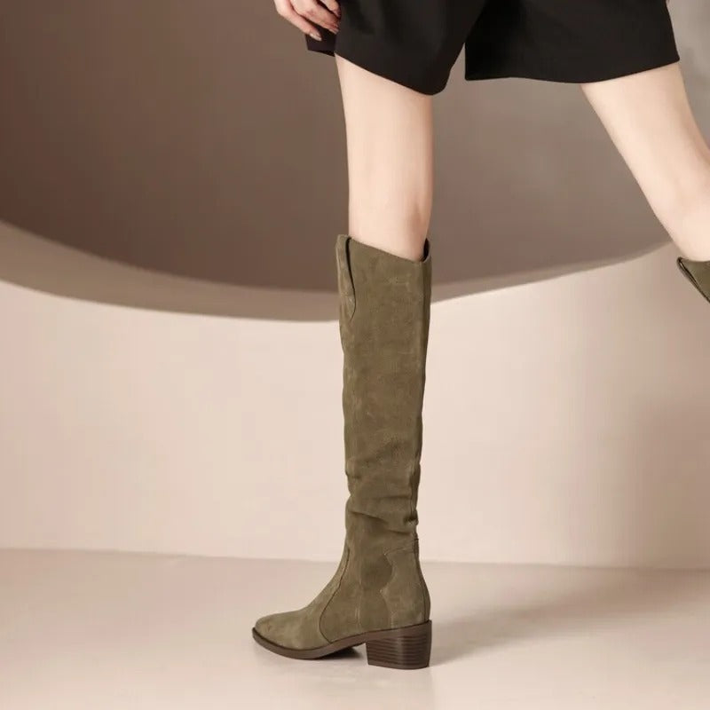 Zamszowe Botki Damskie w Stylu Vintage – Eleganckie z Falbanami
